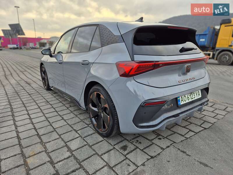 Хэтчбек Cupra Born 2024 в Мукачево