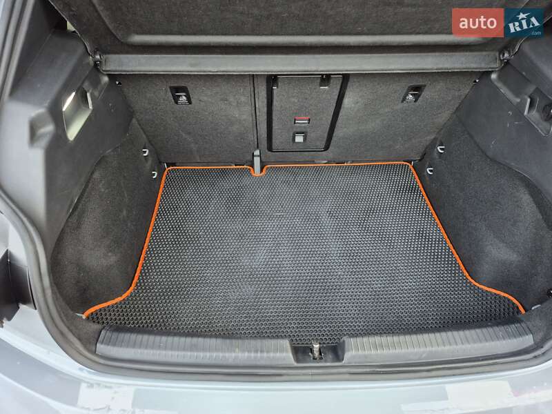 Хэтчбек Cupra Born 2024 в Мукачево