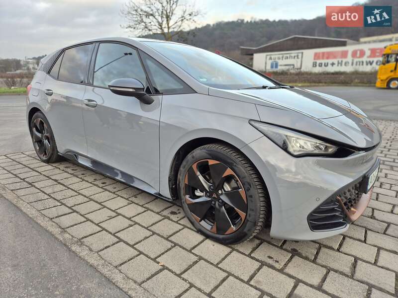 Хэтчбек Cupra Born 2024 в Мукачево