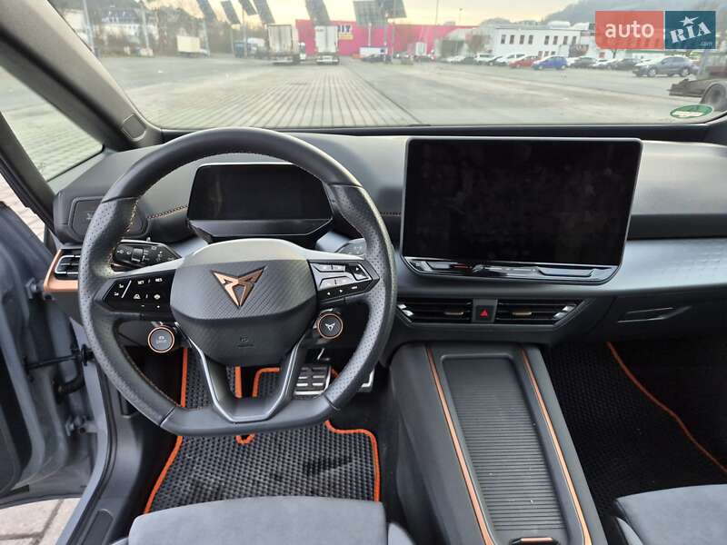 Хэтчбек Cupra Born 2024 в Мукачево