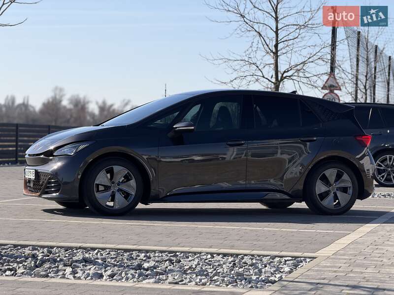 Хэтчбек Cupra Born 2022 в Мукачево