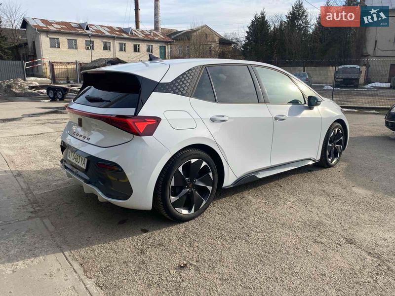 Хэтчбек Cupra Born 2023 в Тысменице