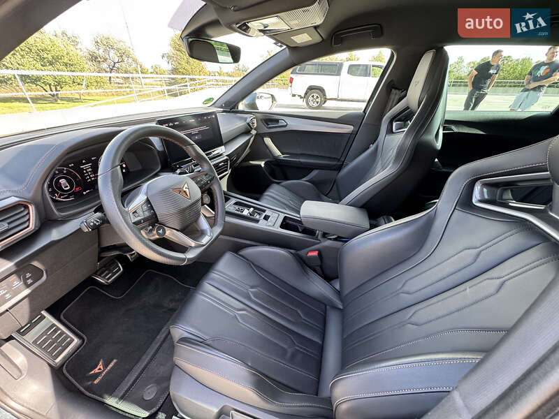 Универсал Cupra Leon Sportstourer 2023 в Киеве фото 18 Универсал Cupra Leon Sportstourer 2023 в Киеве