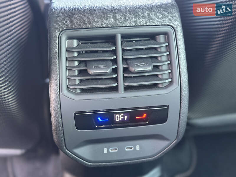 Универсал Cupra Leon Sportstourer 2023 в Киеве фото 31 Универсал Cupra Leon Sportstourer 2023 в Киеве