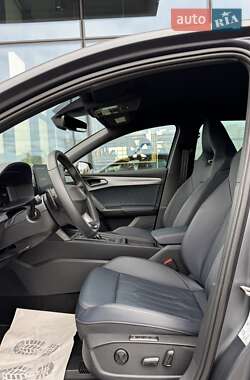 Хэтчбек Cupra Leon 2024 в 