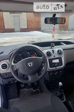 Минивэн Dacia Dokker 2013 в Остроге