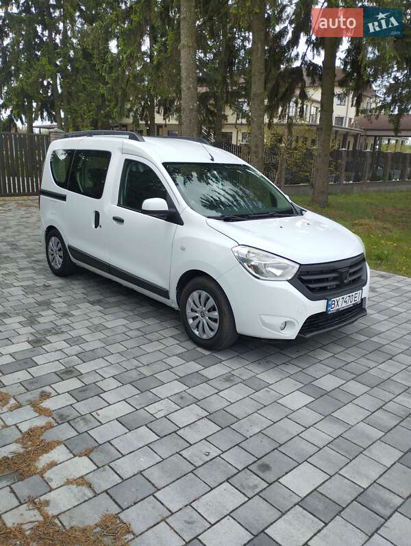Мінівен Dacia Dokker 2013 в 