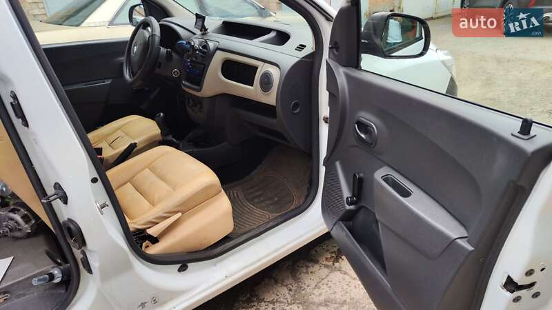 Грузовой фургон Dacia Dokker 2013 в Киеве