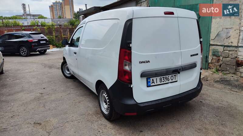 Грузовой фургон Dacia Dokker 2013 в Киеве