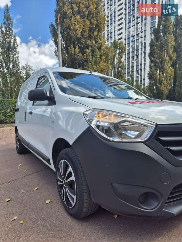 Грузопассажирский фургон Dacia Dokker 2016 в Киеве