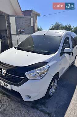 Минивэн Dacia Dokker 2017 в 