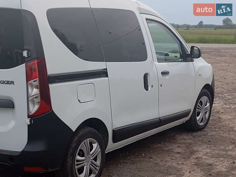 Мінівен Dacia Dokker 2013 в Любешові