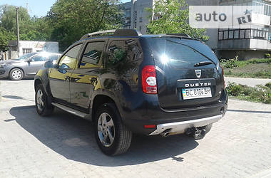 Позашляховик / Кросовер Dacia Duster 2012 в Золочеві