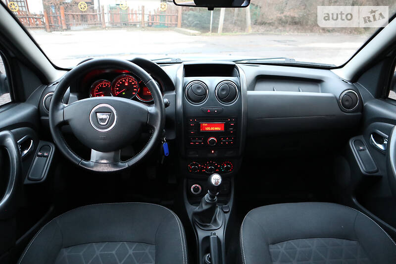 Позашляховик / Кросовер Dacia Duster 2015 в Дрогобичі