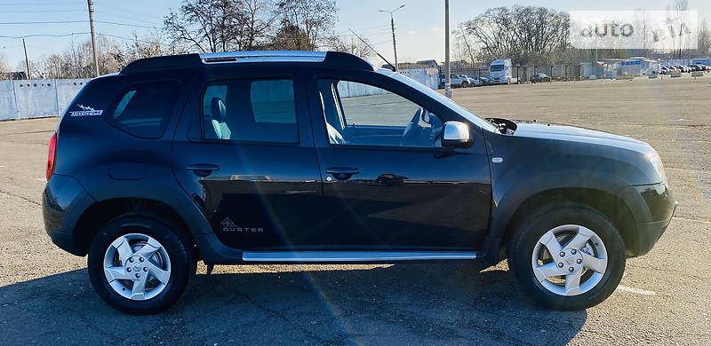 Позашляховик / Кросовер Dacia Duster 2011 в Києві
