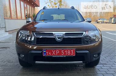 Позашляховик / Кросовер Dacia Duster 2011 в 