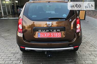 Позашляховик / Кросовер Dacia Duster 2011 в 