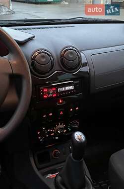Внедорожник / Кроссовер Dacia Duster 2011 в 