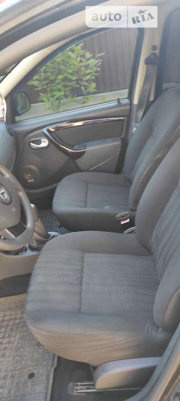 Внедорожник / Кроссовер Dacia Duster 2011 в Дубно