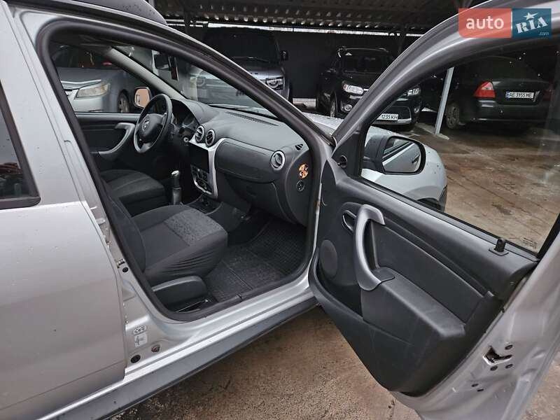 Позашляховик / Кросовер Dacia Duster 2011 в Новомосковську