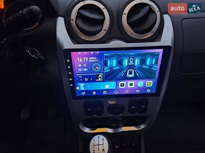 Позашляховик / Кросовер Dacia Duster 2011 в Новомосковську