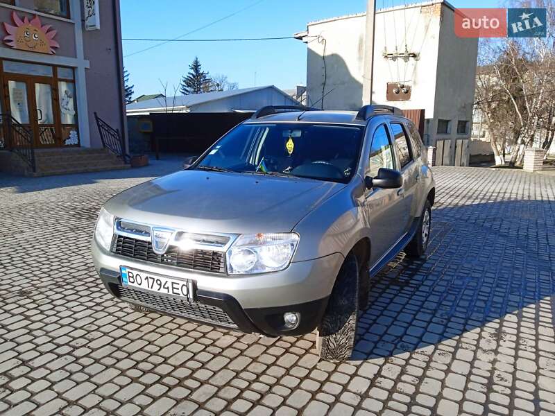 Внедорожник / Кроссовер Dacia Duster 2012 в 