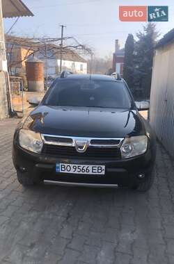 Внедорожник / Кроссовер Dacia Duster 2011 в Скалате