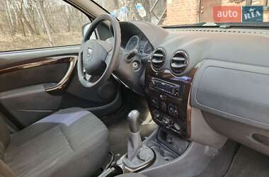Позашляховик / Кросовер Dacia Duster 2012 в 