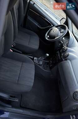 Позашляховик / Кросовер Dacia Duster 2012 в 