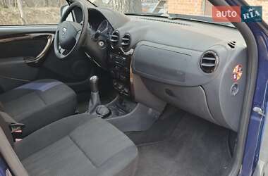 Позашляховик / Кросовер Dacia Duster 2012 в 