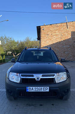 Позашляховик / Кросовер Dacia Duster 2010 в 