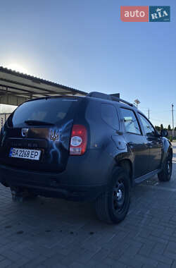 Позашляховик / Кросовер Dacia Duster 2010 в 