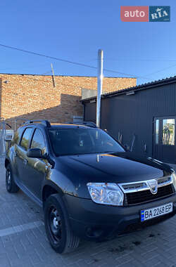 Позашляховик / Кросовер Dacia Duster 2010 в 