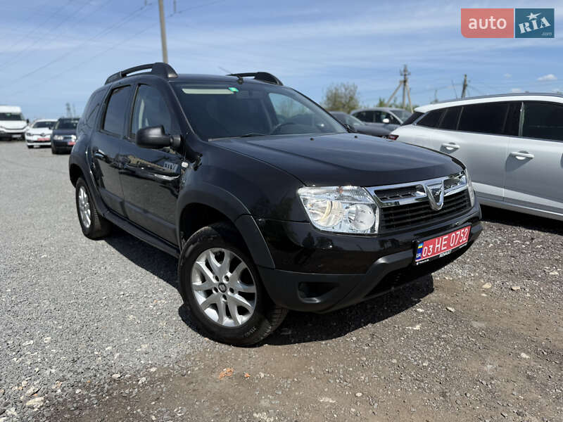 Позашляховик / Кросовер Dacia Duster 2012 в 