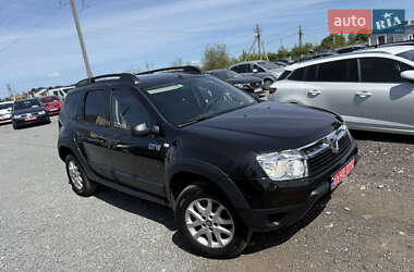 Позашляховик / Кросовер Dacia Duster 2012 в 