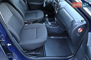 Позашляховик / Кросовер Dacia Duster 2011 в 