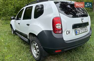 Позашляховик / Кросовер Dacia Duster 2010 в 