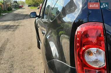 Позашляховик / Кросовер Dacia Duster 2011 в 