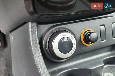Позашляховик / Кросовер Dacia Duster 2011 в 