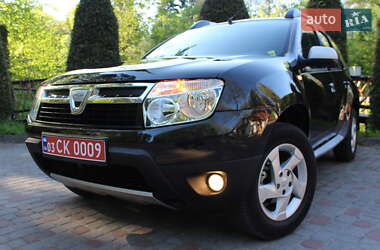 Позашляховик / Кросовер Dacia Duster 2011 в 