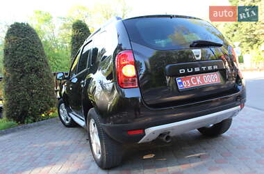 Позашляховик / Кросовер Dacia Duster 2011 в 