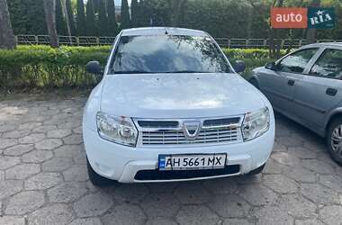 Позашляховик / Кросовер Dacia Duster 2010 в 