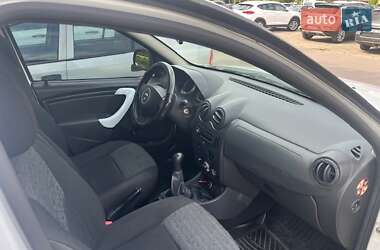 Позашляховик / Кросовер Dacia Duster 2010 в 