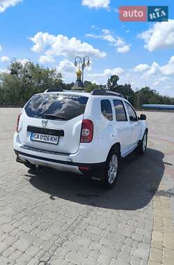 Позашляховик / Кросовер Dacia Duster 2012 в 