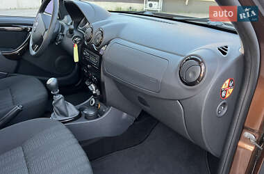 Внедорожник / Кроссовер Dacia Duster 2011 в 