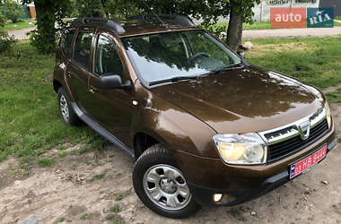 Позашляховик / Кросовер Dacia Duster 2011 в 