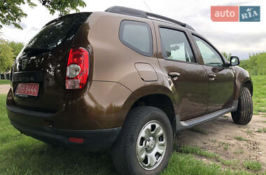 Позашляховик / Кросовер Dacia Duster 2011 в 