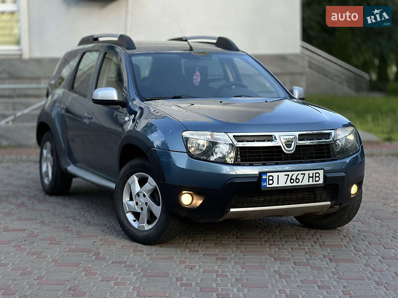 Позашляховик / Кросовер Dacia Duster 2011 в 