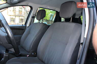 Внедорожник / Кроссовер Dacia Duster 2011 в 