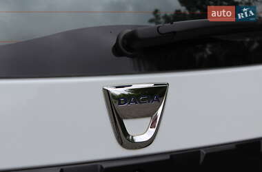 Позашляховик / Кросовер Dacia Duster 2015 в 